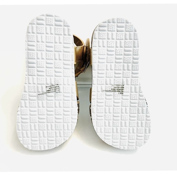 NEW BEBE Gold Strappy Sandals with Velcro Closures Baby Girl Size 7 - Picture 3 of 4